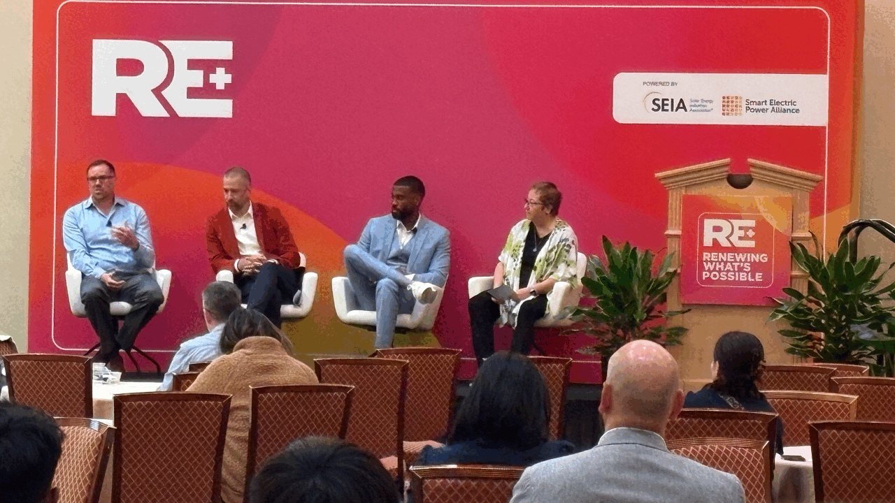 ezgif.com-animated-gif-maker (18)-1